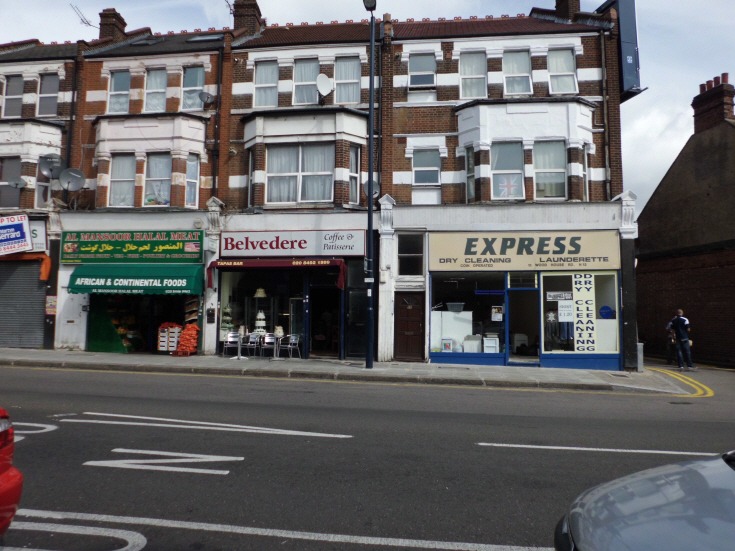 Woodhouse Road, N12