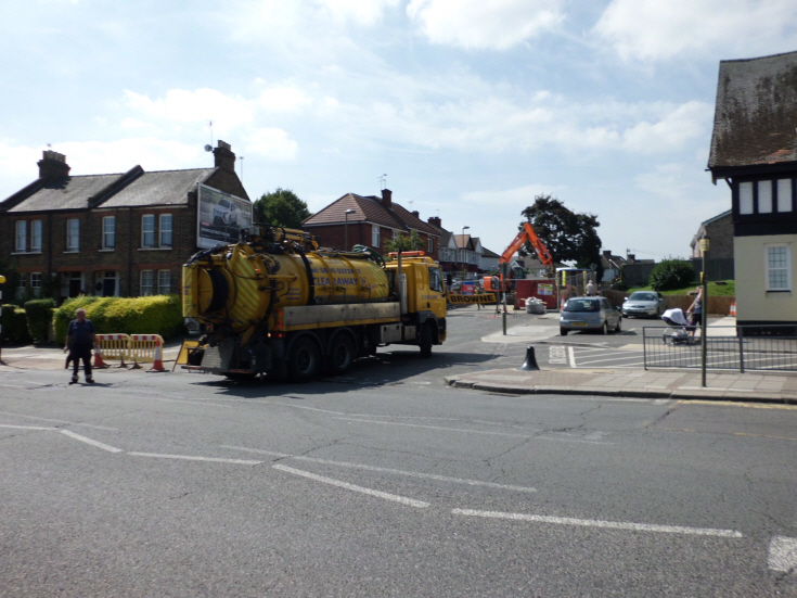 Raleigh Drive, N20