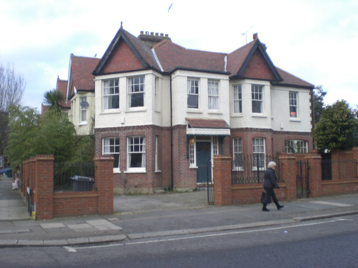 Athenaeum Road, N20