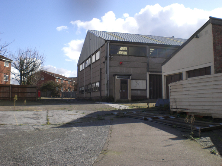 Palmsville Garage, Colney Hatch Lane