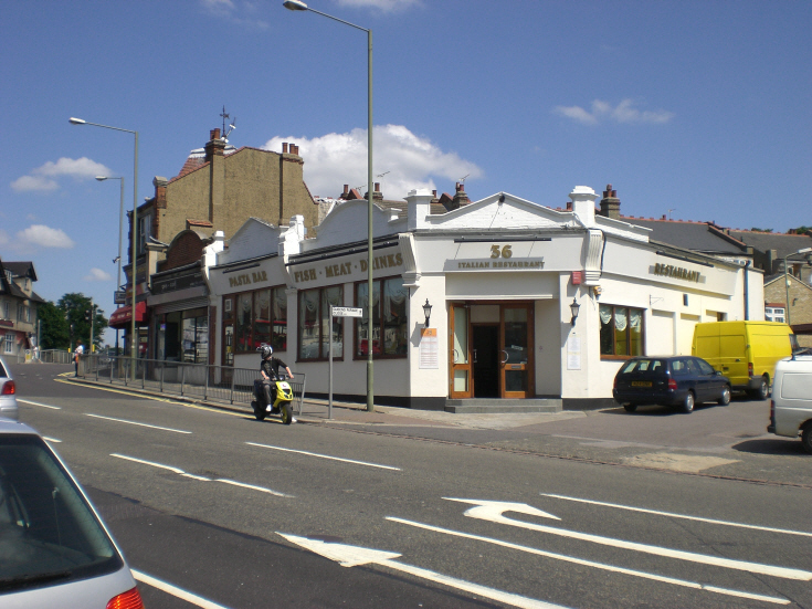 Friern Barnet Road, N11