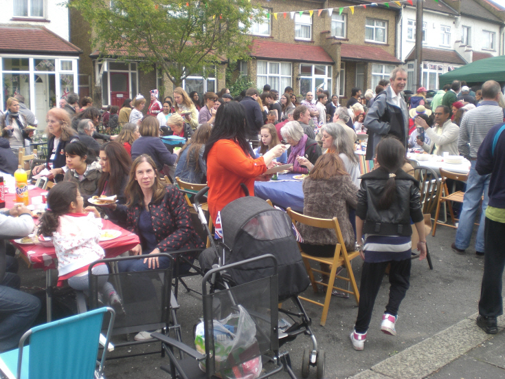Horsham Avenue, N12