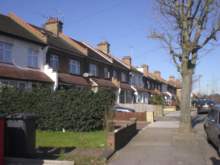 Horsham Avenue, N12
