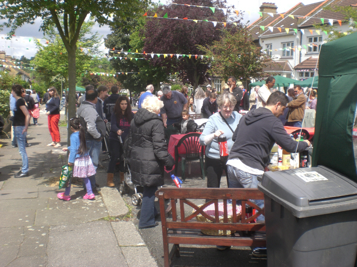 Horsham Avenue, N12