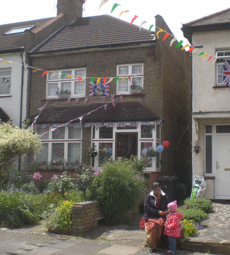Horsham Avenue, N12