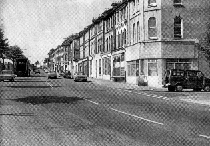 Station Road, N11