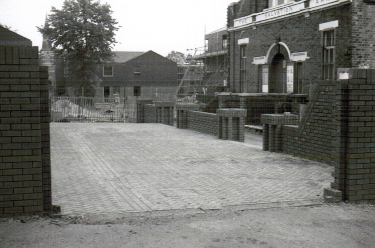 Garfield Road, N11