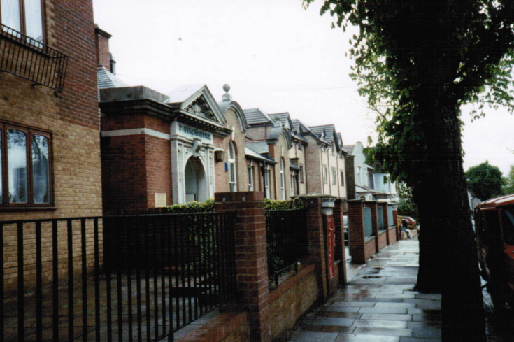 Springfield Road, N11