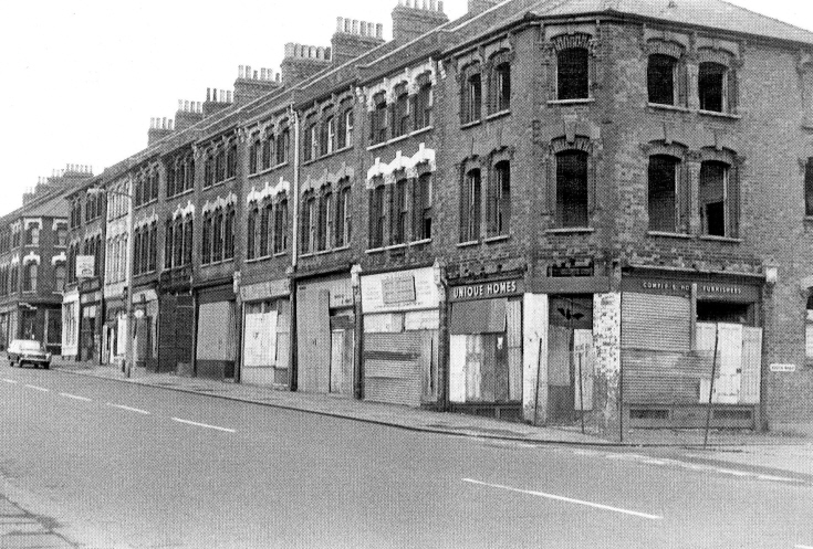 Station Road, N11