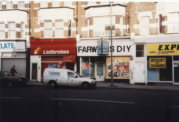 Woodhouse Road, N12