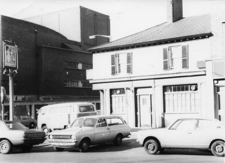 The Cricketers, 713 High Road, North Finchley