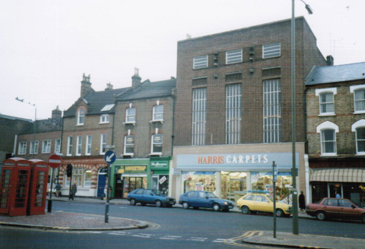 High Road, North Finchley