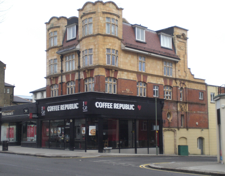 High Road, North Finchley