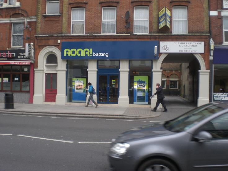 High Road, North Finchley