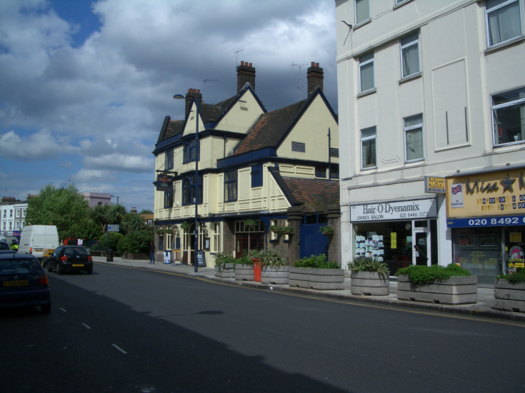 Tally Ho, 749 High Road, N12