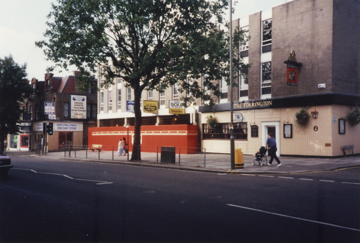 High Road, North Finchley