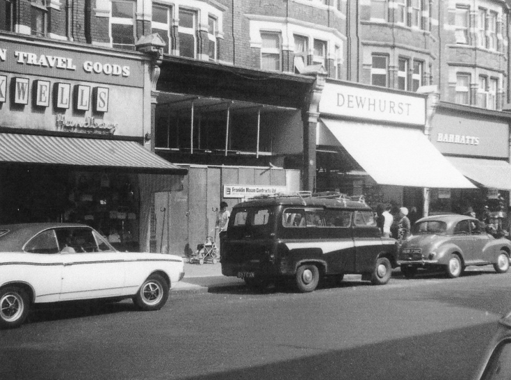 High Road, North Finchley