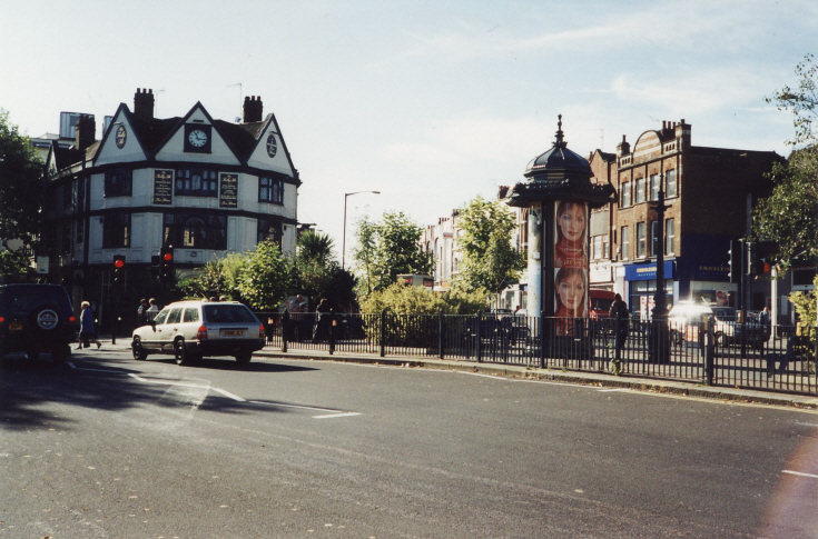 High Road, North Finchley