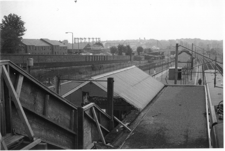 New Southgate Station