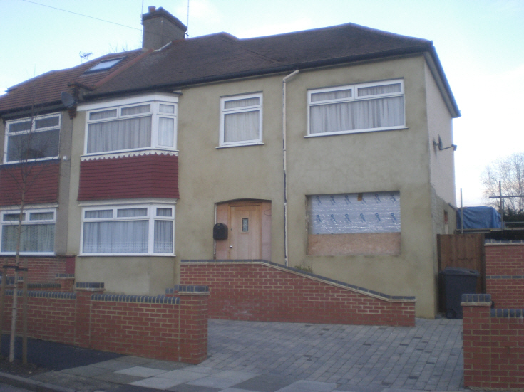 Oakleigh Crescent, N20