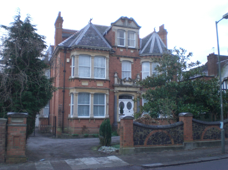 Oakleigh Park North, N20