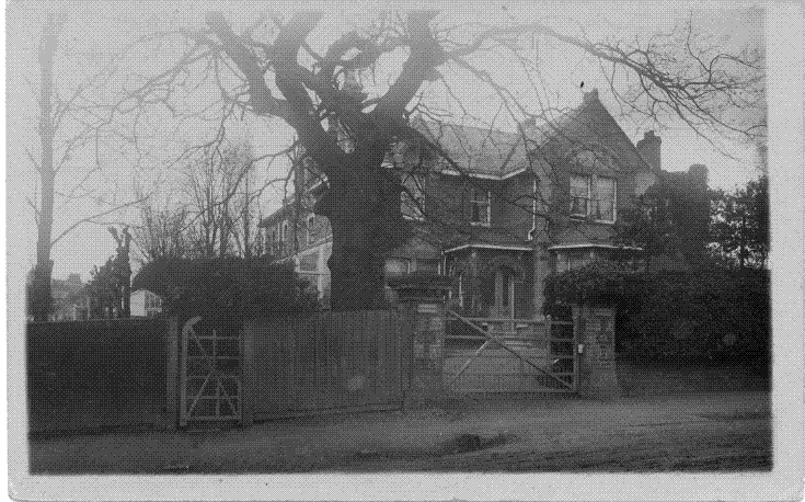 Oakleigh Park North, N20