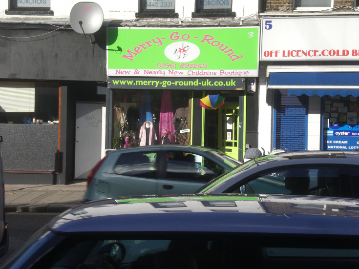 Oakleigh Road North, N20