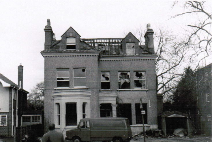 Oakleigh Road North, N20