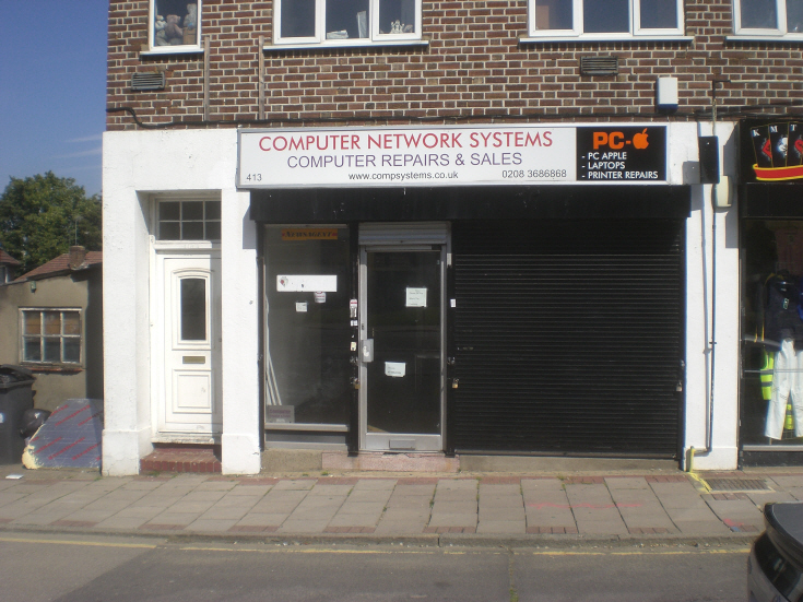 Oakleigh Road North, N20