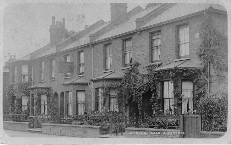Oakleigh Road North, N20