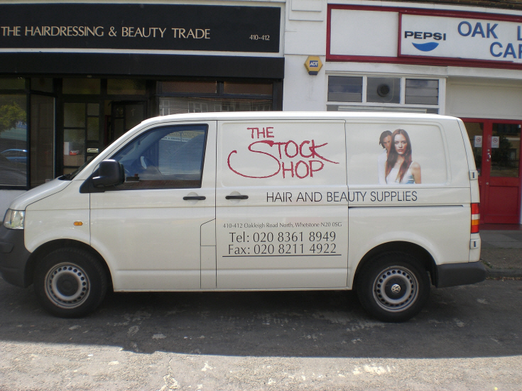 Oakleigh Road North, N20