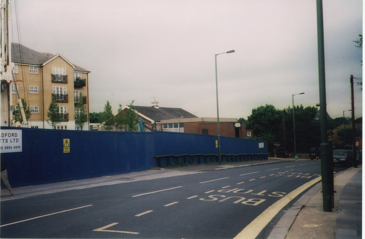 Oakleigh Road South, N11