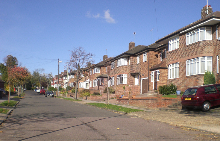 Raleigh Drive, N20