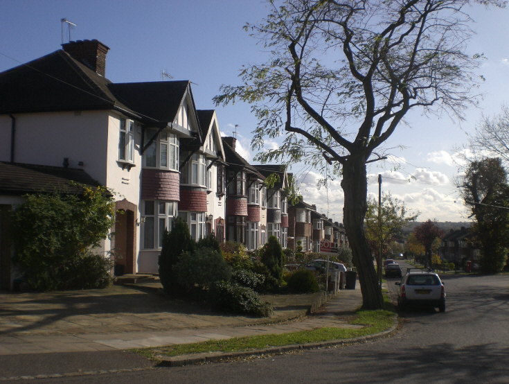 Raleigh Drive, N20