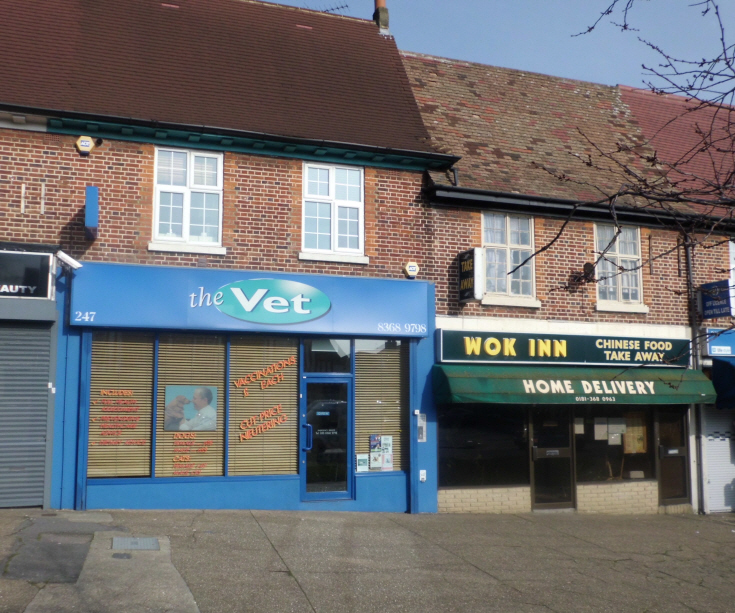 Oakleigh Road North, N20
