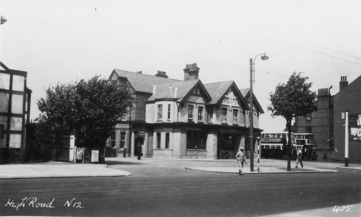 Swan & Pyramids, High Road North Finchley