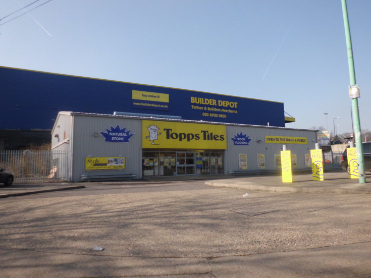 Topps Tiles, Station Road, New Southgate