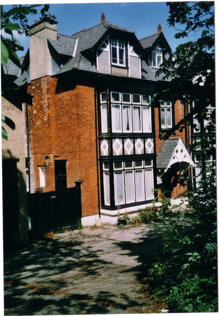 Torrington Park, N12