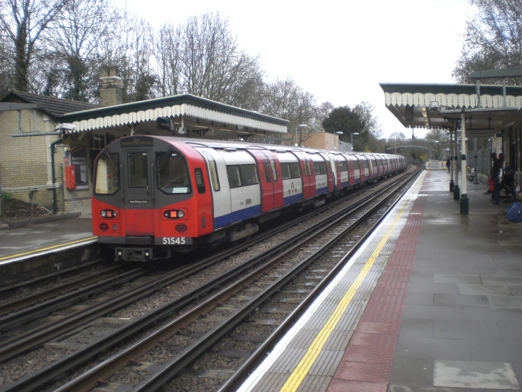 Totteridge & Whetstone Underground Station