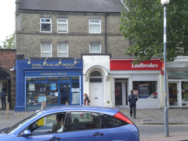 High Road, Whetstone