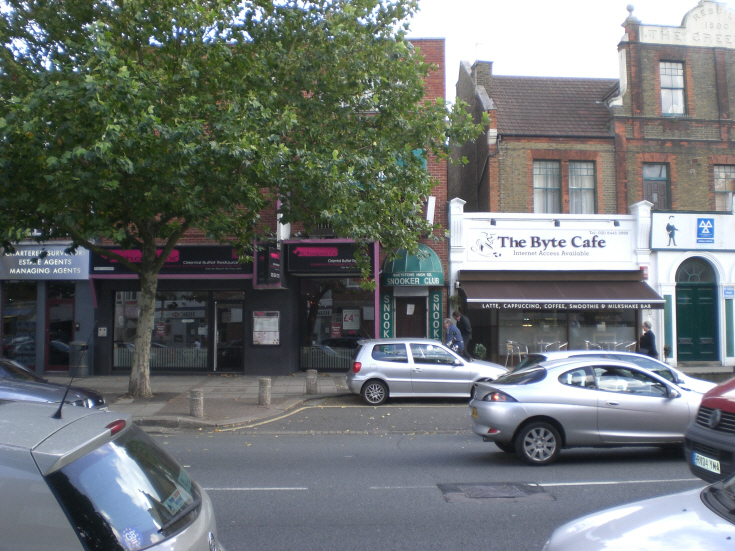 High Road, Whetstone