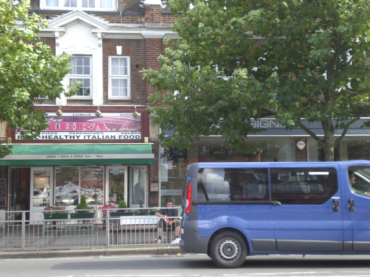 High Road, Whetstone