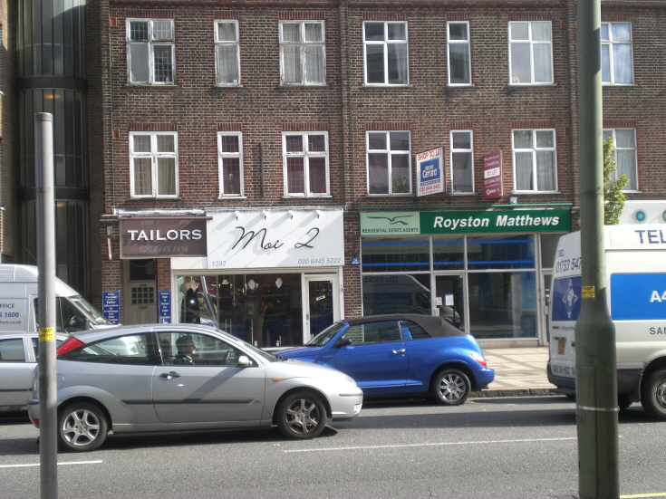 High Road, Whetstone
