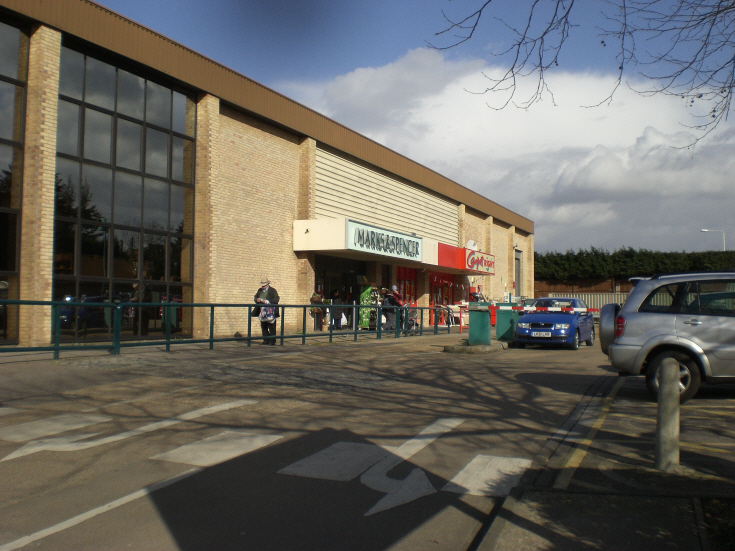 High Road, Whetstone
