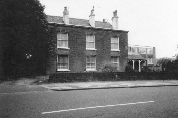 High Road, Whetstone