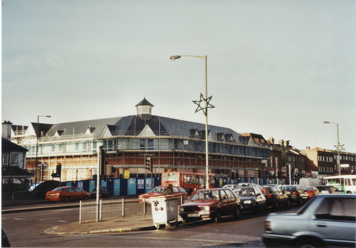 High Road, Whetstone