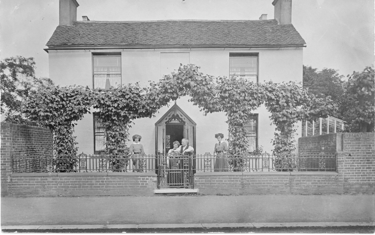 High Road, Whetstone