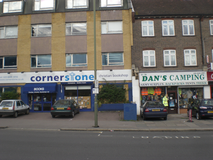 Woodhouse Road, N12