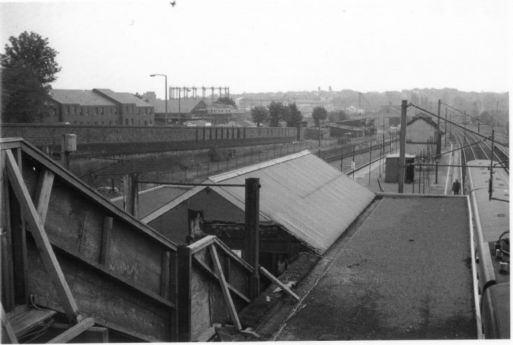 New Southgate Station