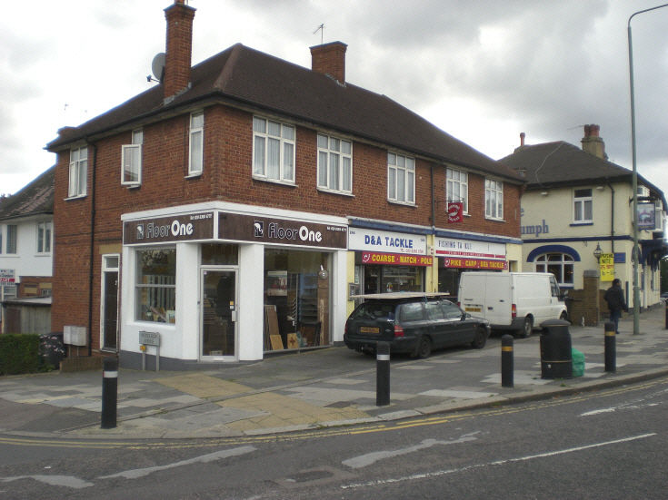 Woodhouse Road, N12